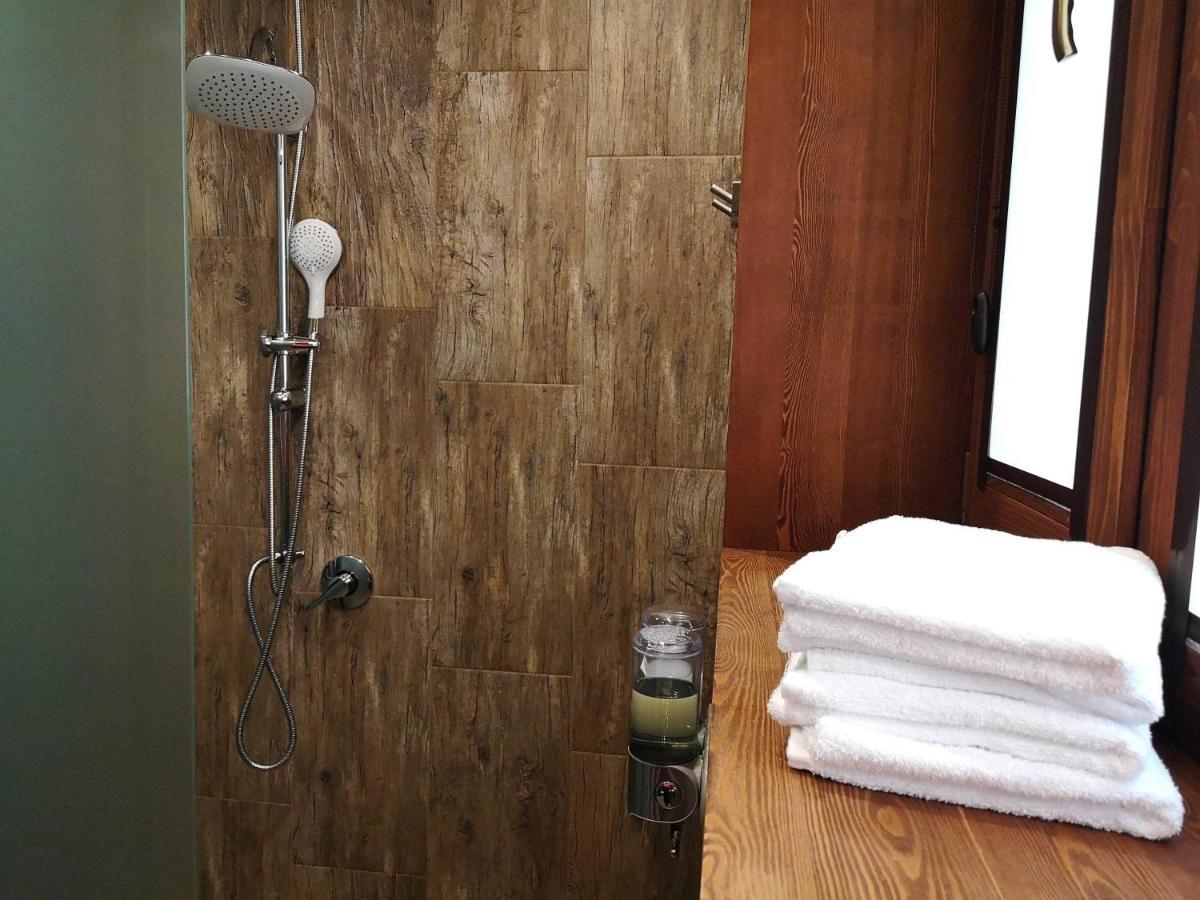 Pinus With Private Jacuzzi & Phyto-sauna Retreat Ferienhaus Zheleznitsa